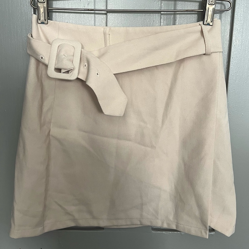 Altar’d State - Cream High Waisted Mini Skirt - Sz S - NWOT